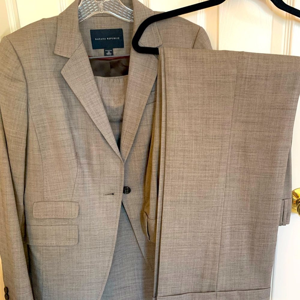 Banana Republic Suit: Jacket, A-Line Skirt, Wide-Leg Trousers - Like New!